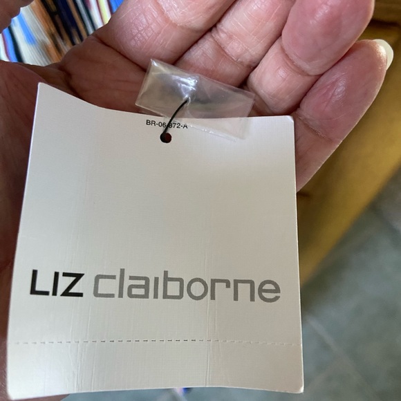 Liz Claiborne Women’s Top - Picture 4 of 4